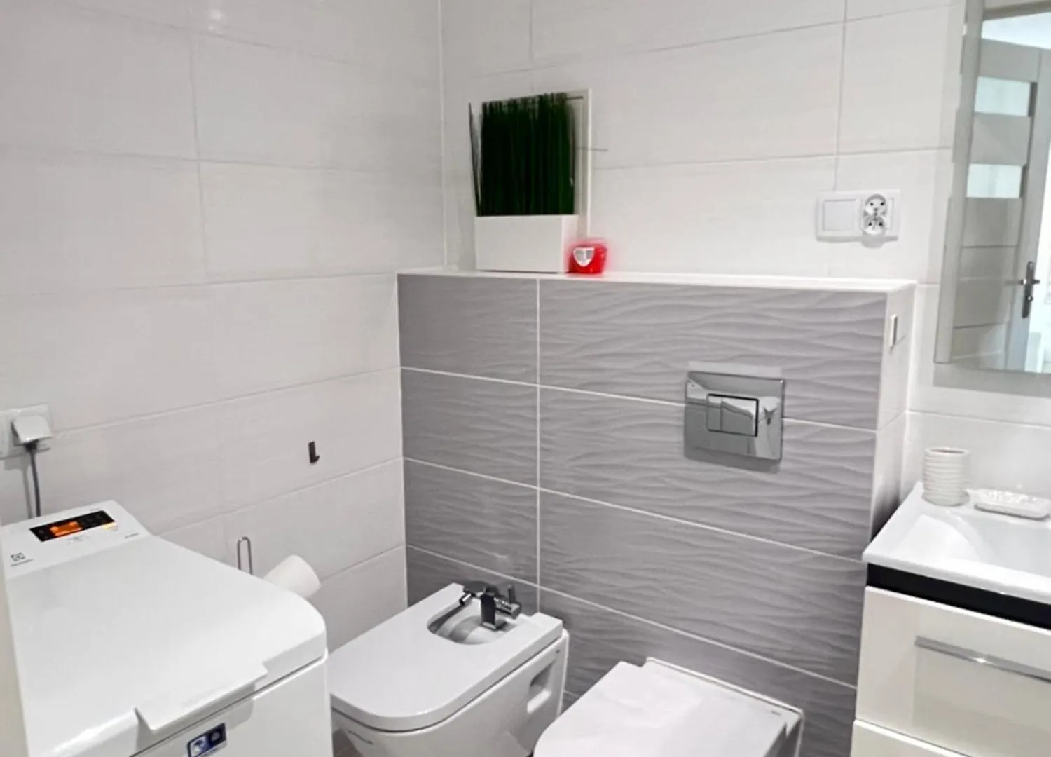 Luna Deluxe Magellana Wroclaw 0*,